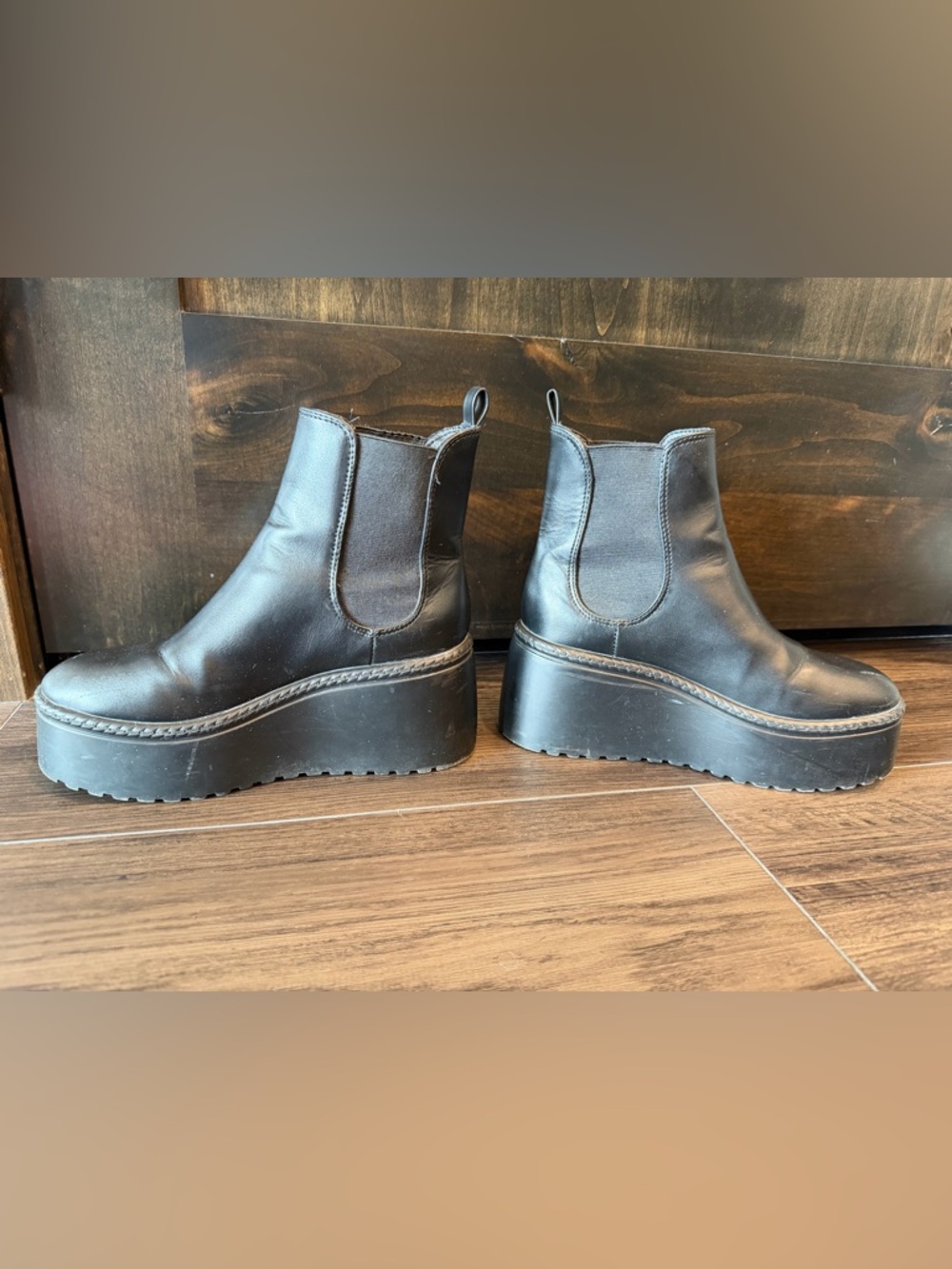 Nine West Henrita Platform Chelsea Boot